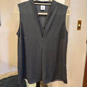 Cabi top - EUC - Gray - Medium